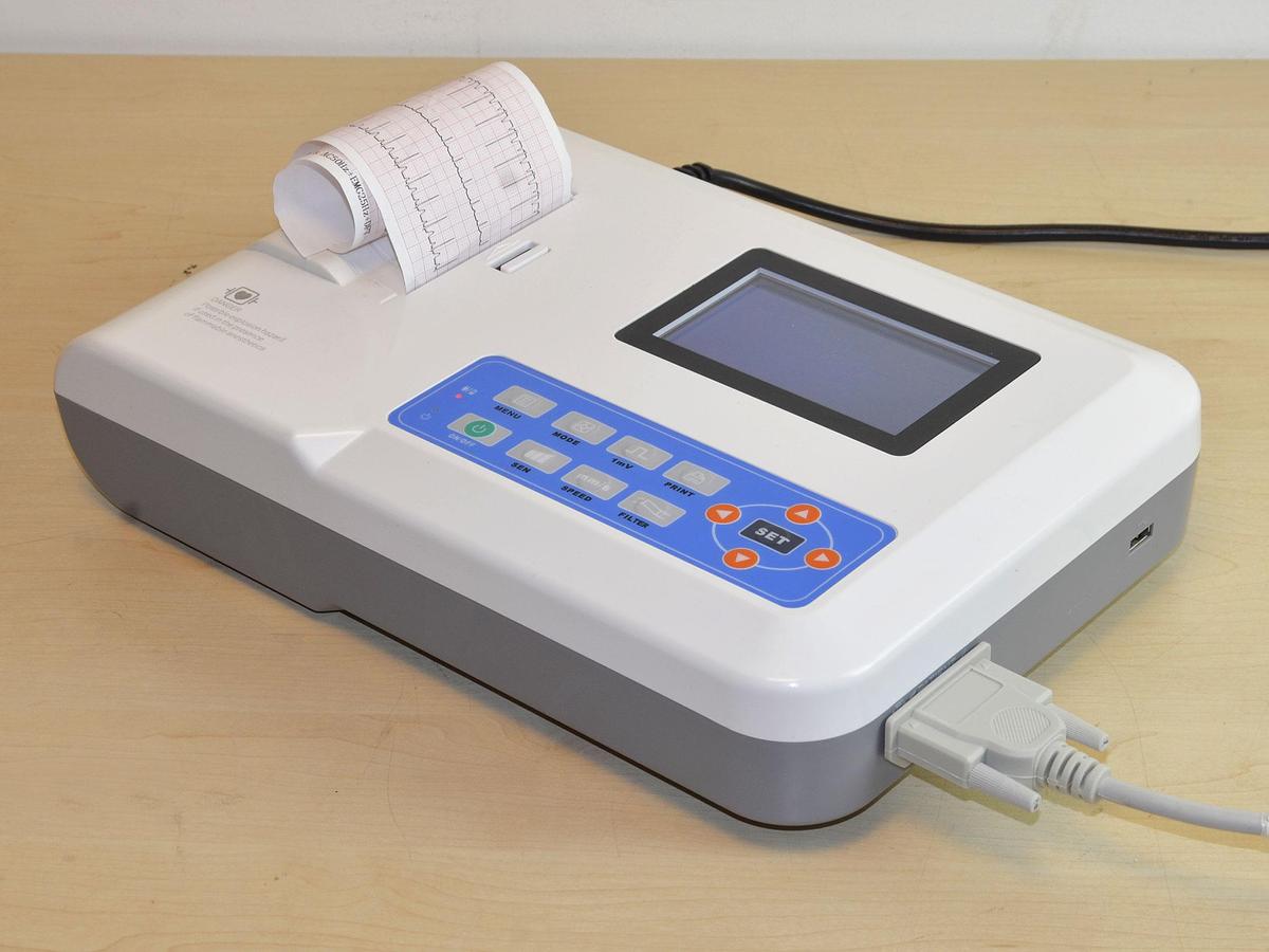 D'occasion 3-CHANNEL ELECTROCARDIOGRAPH