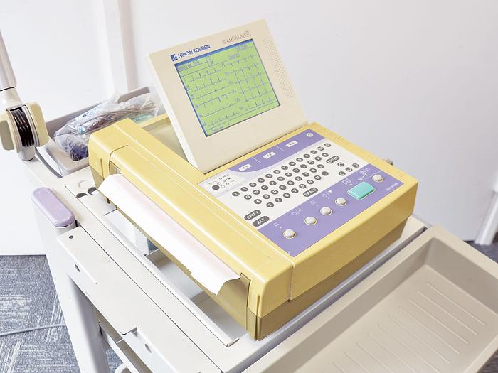 Used ECG ELECTROCARDIOGRAPH NIHON KOHDEN CARDIOFAX