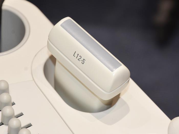 Used PHILIPS HD9 3D/4D ULTRASOUND with 4 PROBES