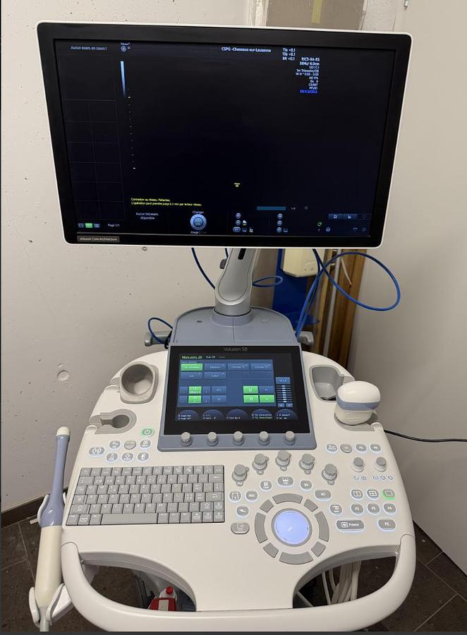 D'occasion GENERAL ELECTRIC VOLUSON S8T BT22 ULTRASOUND SYSTEM (02/2024) with 2 probes