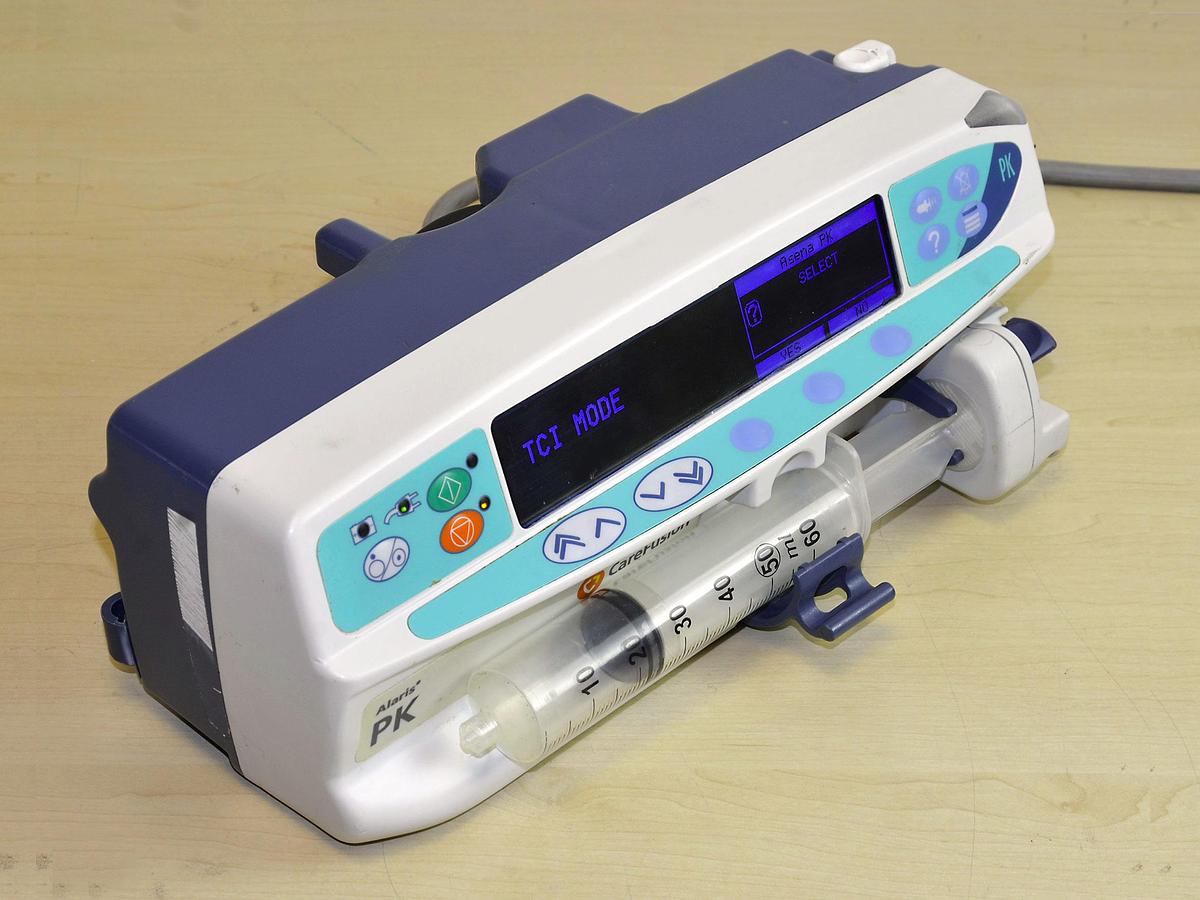 D'occasion CAREFUSION ALARIS PK SYRINGE PUMP