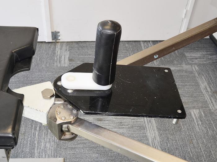 D'occasion ALM TRANSFERIS ELECTRIC OPERATING TABLE WITH ORTHOPEDIC EXTENSION