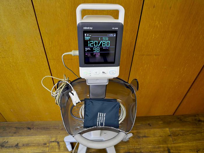 D'occasion MONITEUR MOBILE DE PRESSION BRASSARD, DE SP02 MINDRAY VS 600