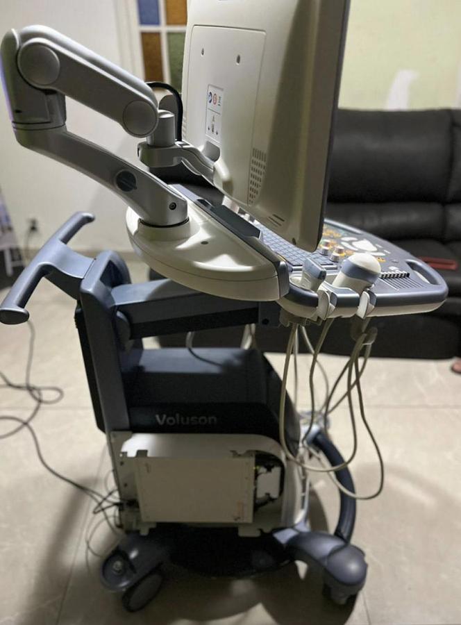D'occasion ECHOGRAPHE GYNECOLOGIQUE VOLUSON S6 AVEC 4 SONDES