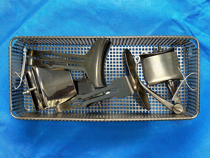 Used RICARD TOURPET VALVE RETRACTOR SET