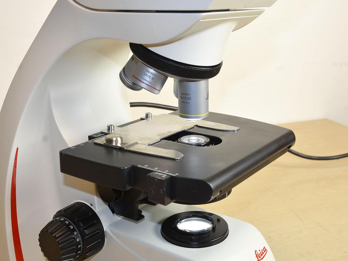 D'occasion LEICA DM500 LABORATORY MICROSCOPE