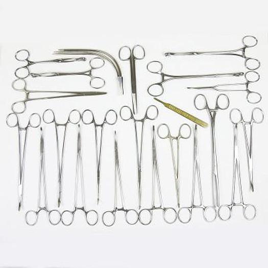 D'occasion SET OF INSTRUMENTS FOR BREAST SURGERY IN AUTOCLAVE 2 BOX