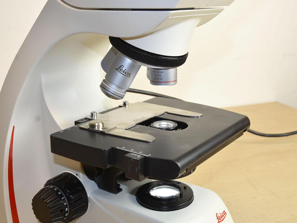 D'occasion LEICA DM500 LABORATORY MICROSCOPE