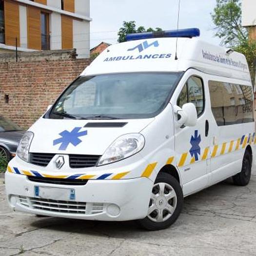 Used AMBULANCE RENAULT TRAFFIC