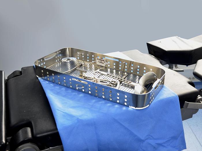 Used URO HRYNTSCHAK RETRACTOR SET