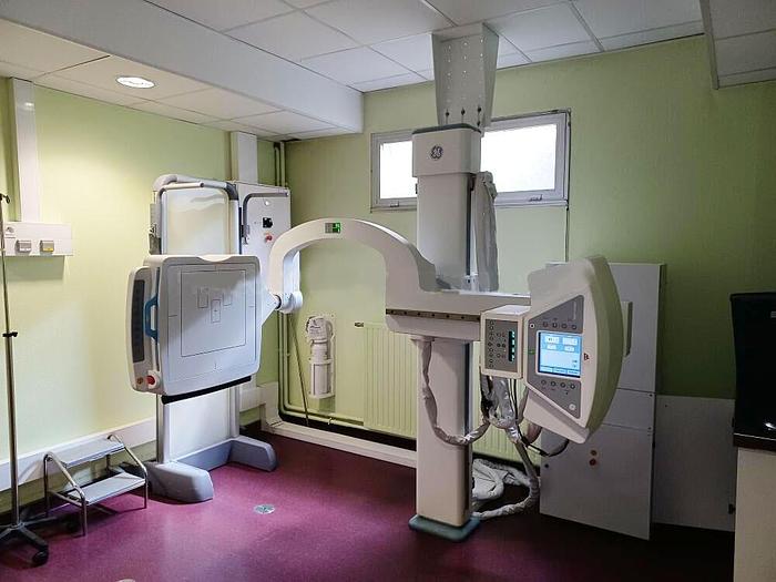 Used RADIO ROOM BONE LUNG GENERAL ELECTRIC DEFINIUM 5000