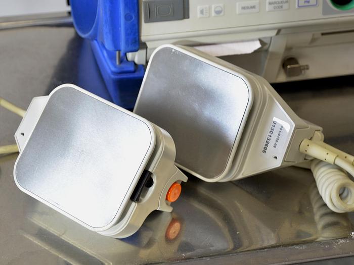 D'occasion DÉFIBRILLATEUR ZOLL SERIES M, MANUEL ET SEMI AUTOMATIQUE