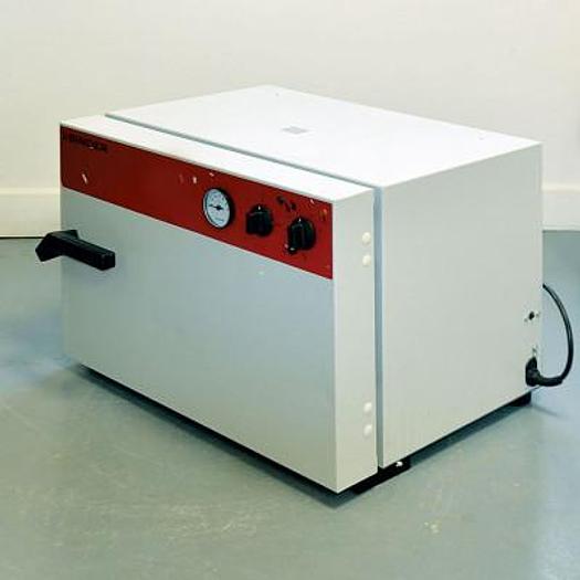 Used BACTERIOLOGICAL OVEN BINDER B28