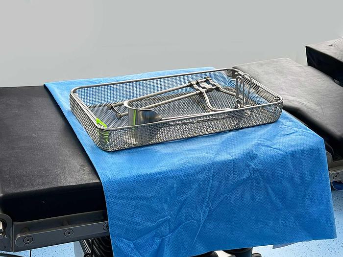 Used BALFOUR RETRACTOR SET