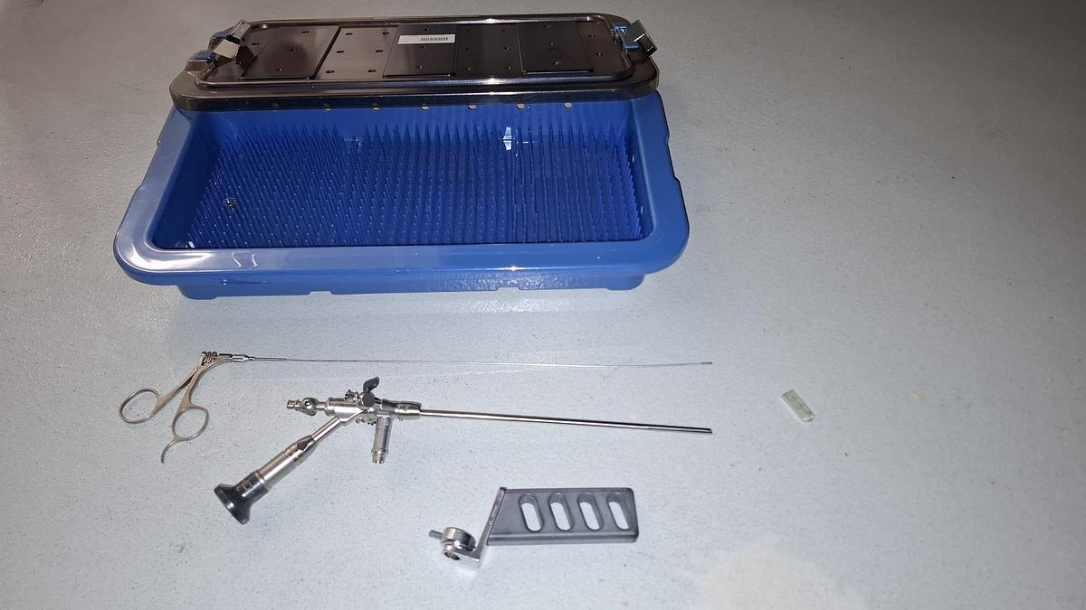 D'occasion HYSTEROSCOPE COMPACT RICHARD WOLF 8986.401   30°  L30cm AVEC CANAL OPERATEUR ET PINCE A BIOPSIE