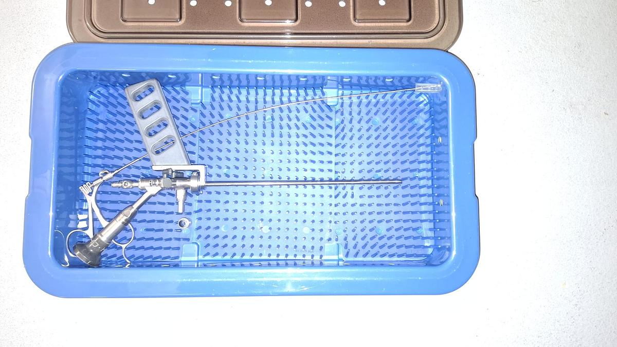 D'occasion HYSTEROSCOPE COMPACT RICHARD WOLF 8986.401   30°  L30cm AVEC CANAL OPERATEUR ET PINCE A BIOPSIE