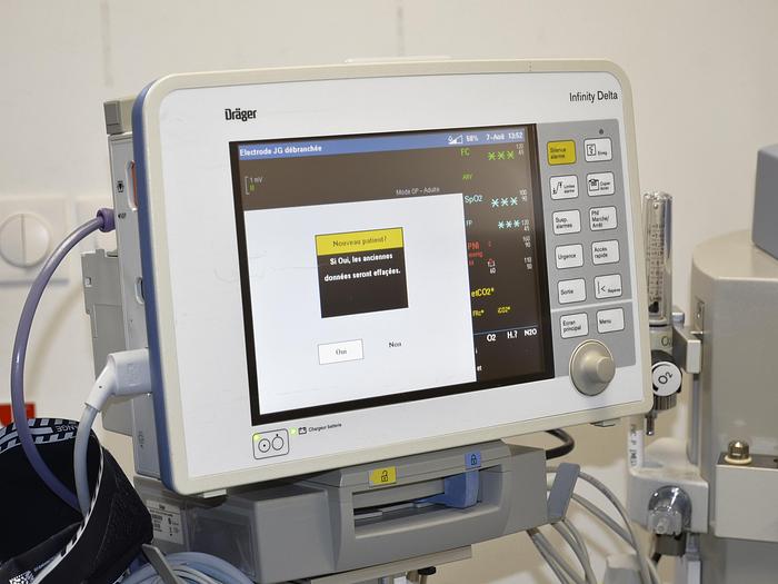 original-d-occasion-respirateur-d-anesthesie-drager-primus-2015-avec-moniteur-de-surveillance-drager-.JPG