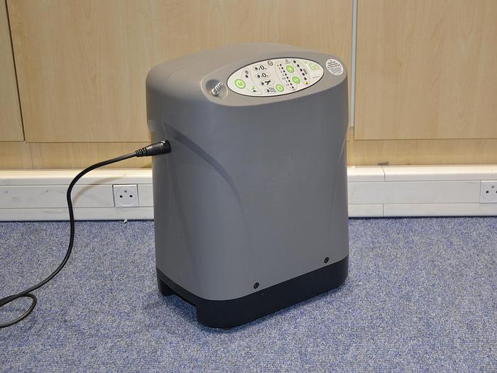 Used DEVILBISS iGO PORTABLE OXYGEN CONCENTRATOR WITH CARRYING CASE