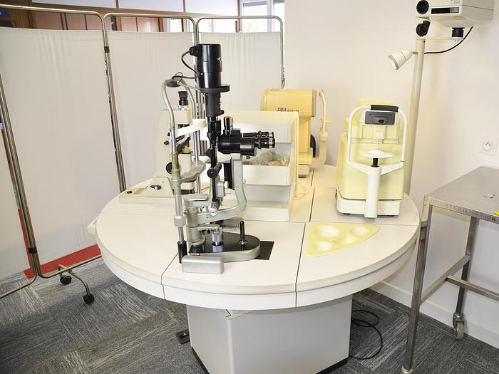 D'occasion TABLE DE CONSULTATION OPHTALMOLOGIQUE LUNEAU