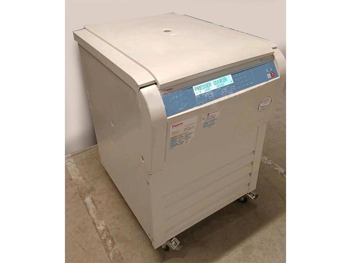 D'occasion CENTRIFUGEUSE THERMOFISHER HERAEUS MULTIFUGE X3 FR pour 96 tubes