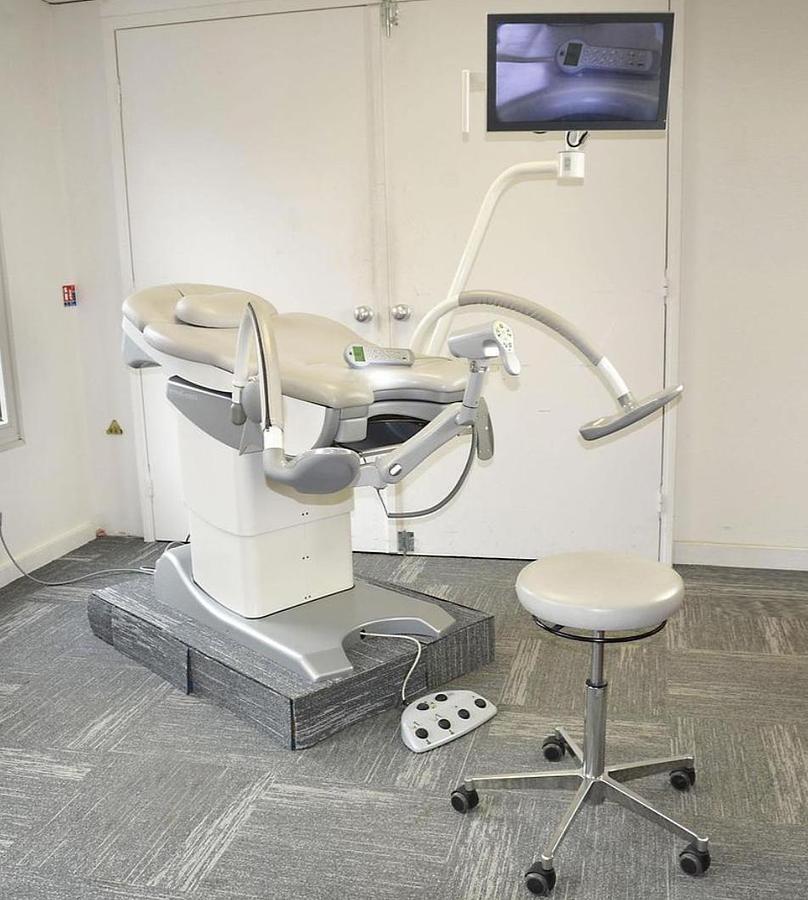 Rénové FAUTEUIL GYNÉCOLOGIQUE SCHMITZ MEDI-MATIC AVEC VIDEO COLPOSCOPE VIDAN INTEGRÉ ET ECRAN