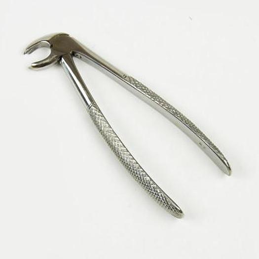 LOWER RIGHT MOLAR FORCEPS N°23