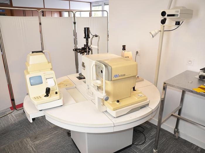 D'occasion TABLE DE CONSULTATION OPHTALMOLOGIQUE LUNEAU