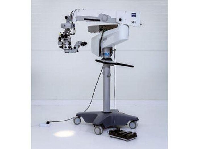 Used OPERATING MICROSCOPE CARL ZEISS VISU 200