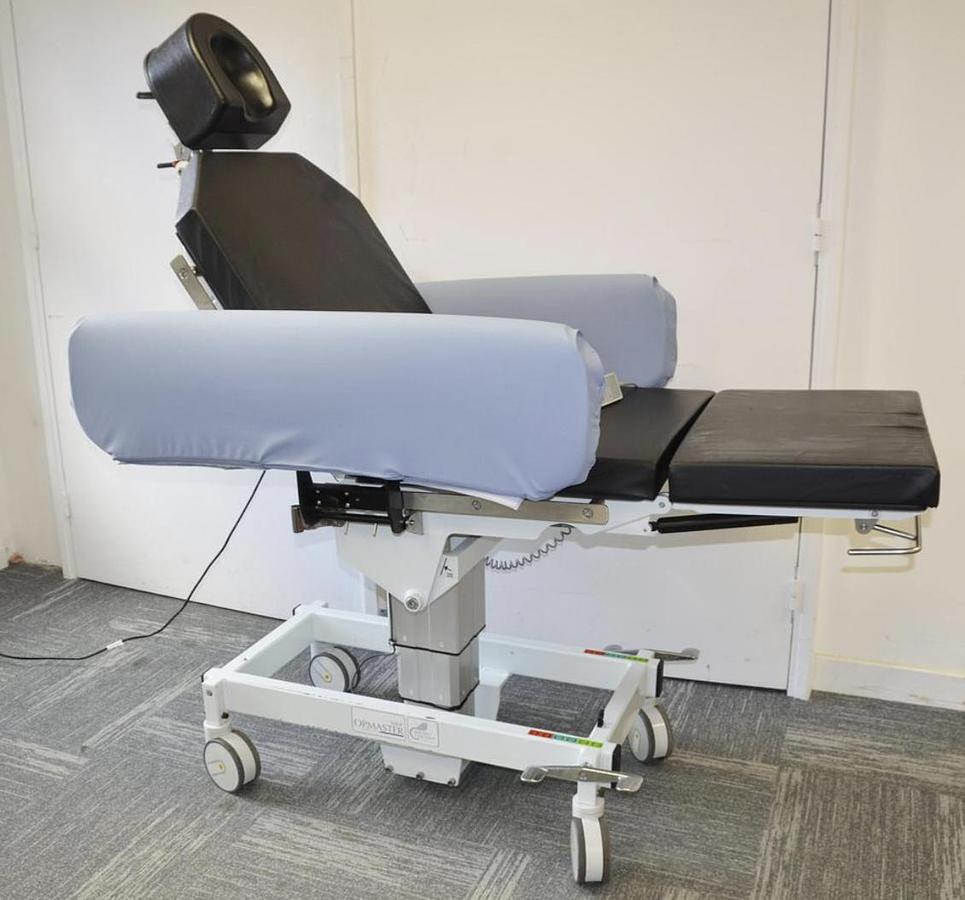 D'occasion MOBILE OPERATING TABLE FOR AMBULATORY OPHTALMOLOGY/PLASTIC/ENT/BARIATRIC SURGERY