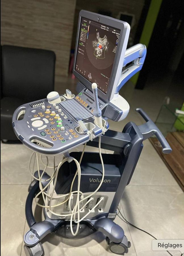 D'occasion ECHOGRAPHE GYNECOLOGIQUE VOLUSON S6 AVEC 4 SONDES