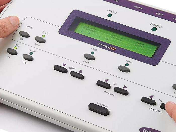 original-neuf-audiometre-diagnostic-amplivox-240-aerien-osseux-masquage.jpeg