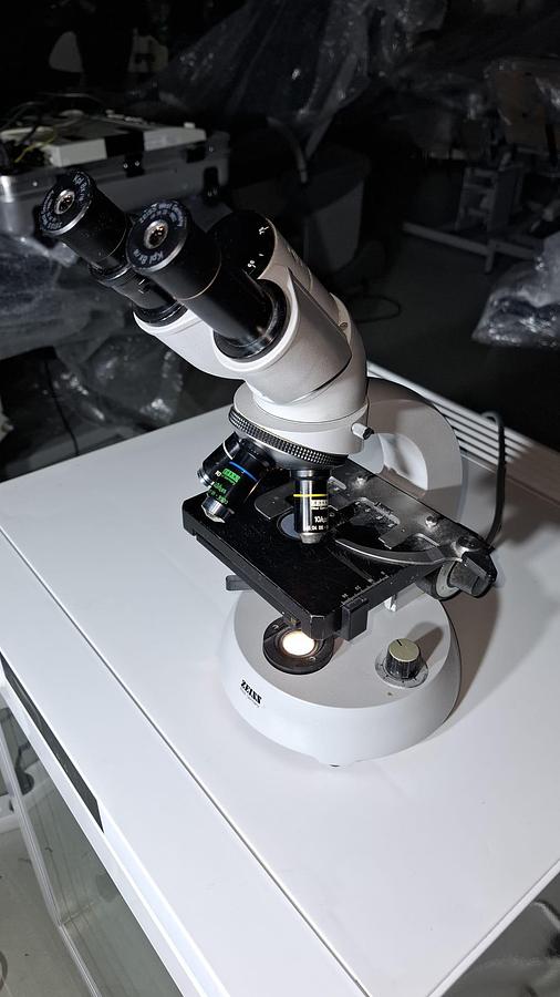 D'occasion MICROSCOPE DE LABORATOIRE ZEISS
