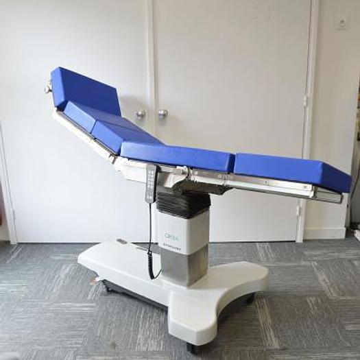 Used MERIVAARA ELECTRIC OPERATING TABLE OPERA MODEL