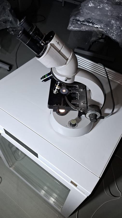 D'occasion MICROSCOPE DE LABORATOIRE ZEISS