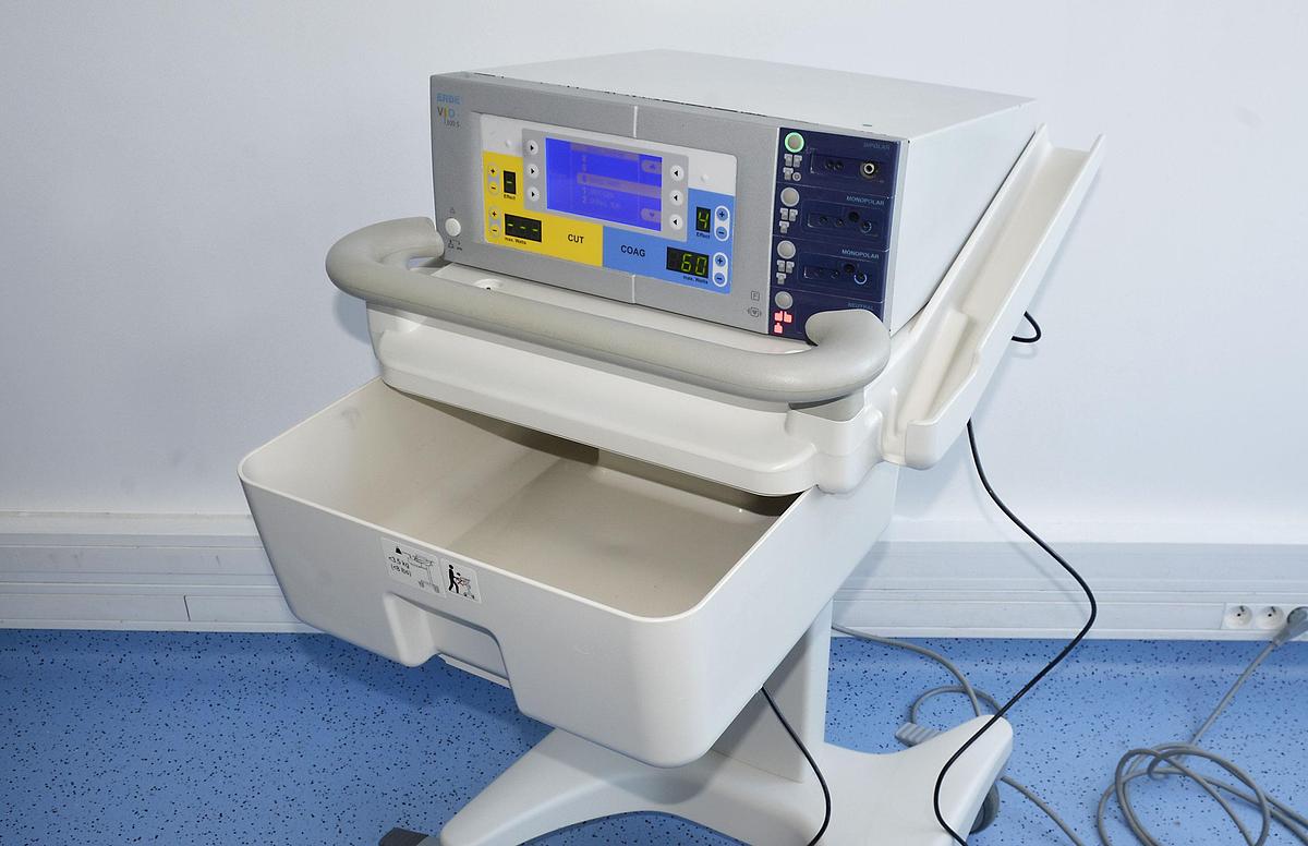 D'occasion ERBE VIO 300S RADIO FREQUENCY SCALPEL ON TROLLEY