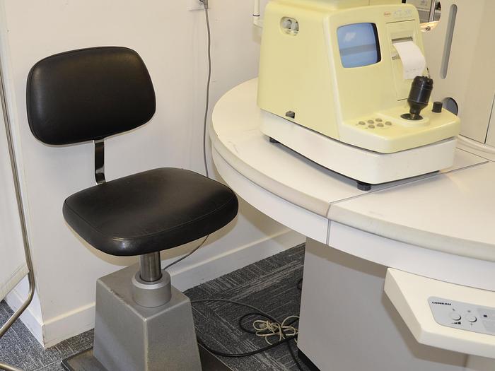 D'occasion TABLE DE CONSULTATION OPHTALMOLOGIQUE LUNEAU