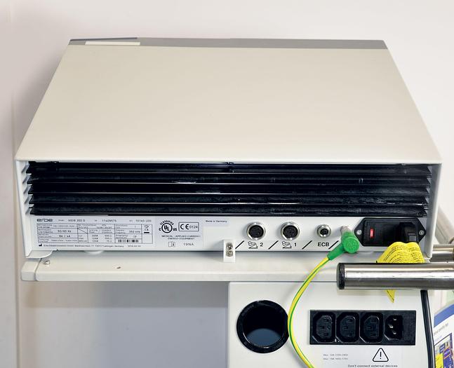 D'occasion BISTOURI ERBE VIO 200 D SUR CHARIOT