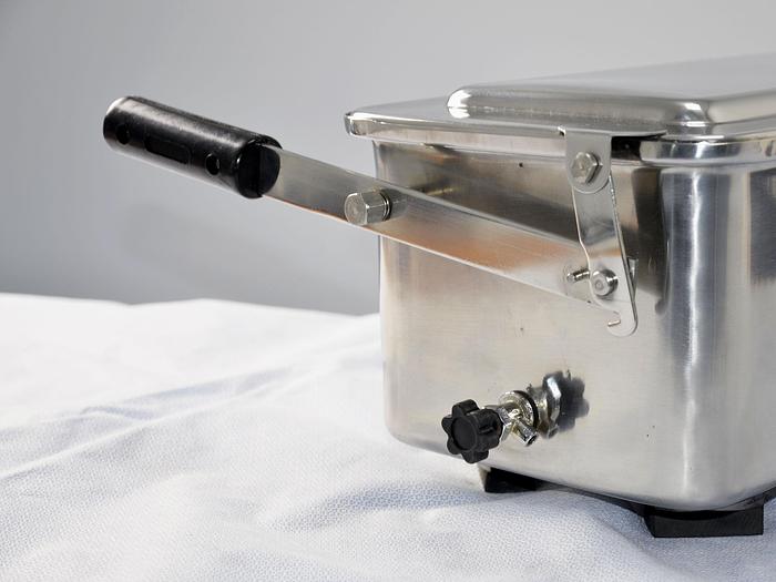 Used ELECTRICAL INSTRUMENT STERILIZERS