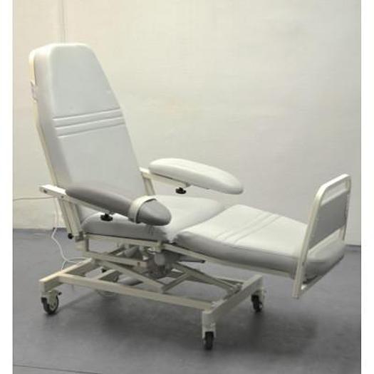 Used ELECTRIC DIALYSIS CHAIRCOMFORT 4 WITH 4 MOVEMENTS