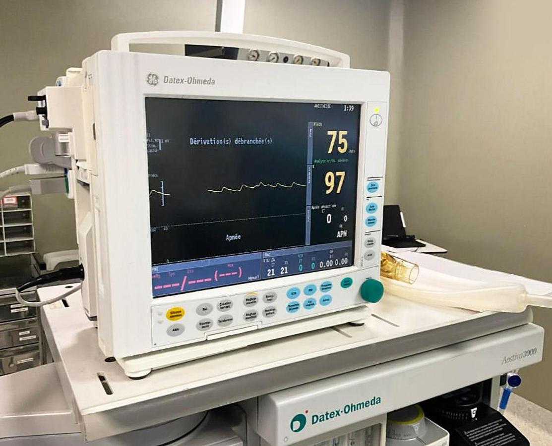 original-d-occasion-station-complete-respirateur-d-anesthesie-mobile-datex-ohmeda-aestiva-3000.jpg