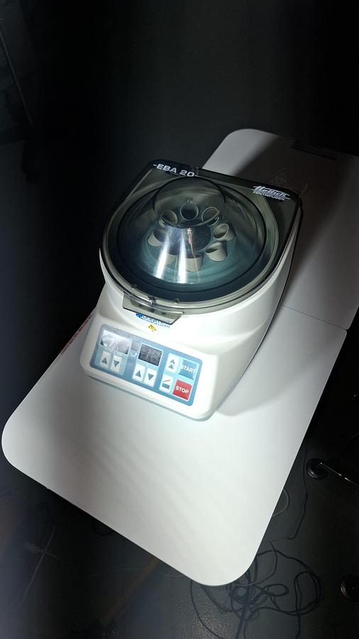 D'occasion CENTRIFUGEUSE DE LABORATOIRE HETTICH EBA 20 