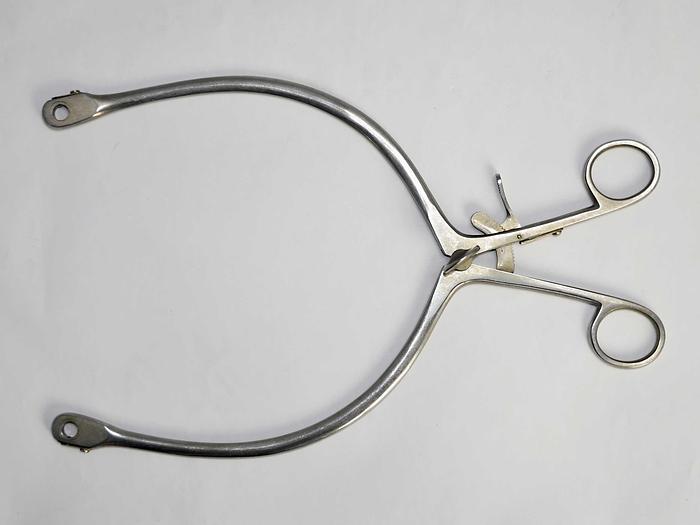 Used SET FOR UROLOGICAL LAPAROTOMY