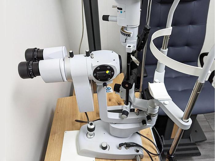 D'occasion LAMPE A FENTE CSO SL 9900 5X DIGITALE, LED avec camera/beamsplitter HR DIGITAL VISION