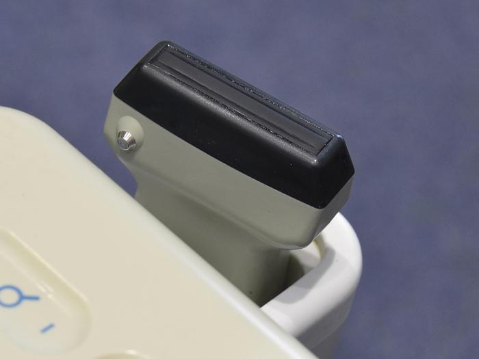 original-d-occasion-echographe-bk-focus-700-a-ecran-tactile-avec-5-sondes.JPG