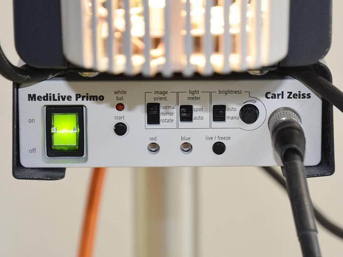 D'occasion COLPOSCOPE CARL ZEISS 150 FC AVEC SORTIE VIDEO