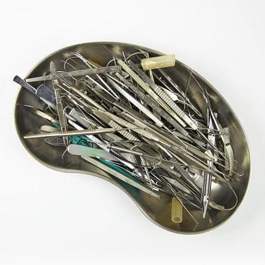 Used SET OF OPHTHALMIC INSTRUMENTS