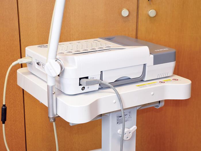 Used ELECTROCARDIOGRAM ECG EDAN SE12 ON CART