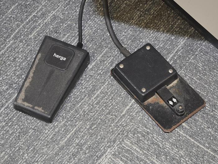 D'occasion TABLE DE CONSULTATION OPHTALMOLOGIQUE LUNEAU