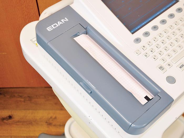 Used ELECTROCARDIOGRAM ECG EDAN SE12 ON CART