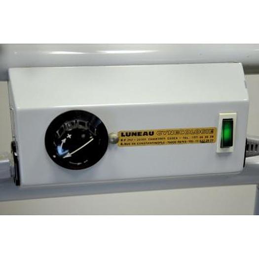 Used GYNECOLOGICAL CONSULTATION TABLE WITH LEISEGANG COLPOSCOPE WITH MAGNIFICATION UP TO 30 X